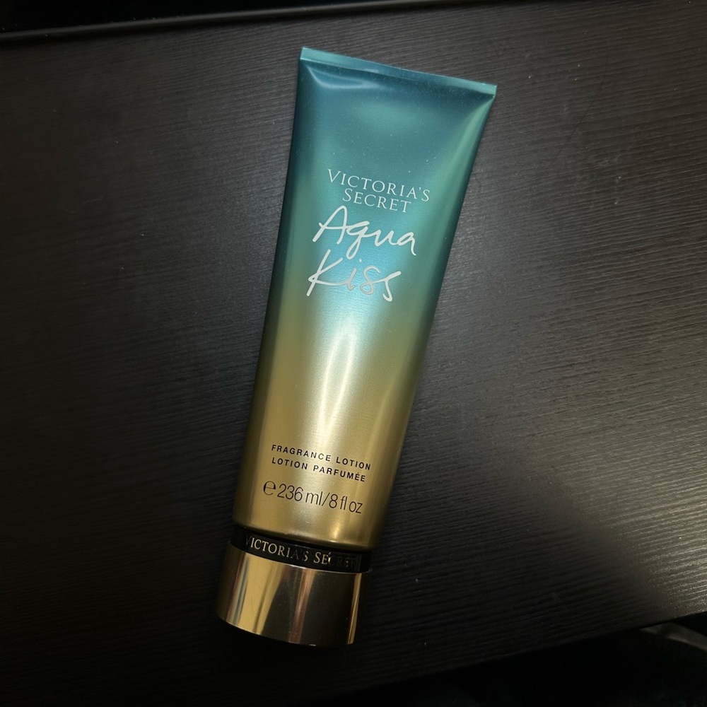 Victoria's Secret Body Lotion/ Fragrance Lotion/ Aqua Kiss